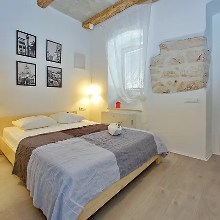Guverna New Apartmán *