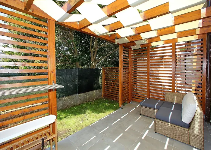 Guverna New * Ζαντάρ