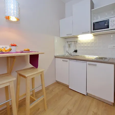 Guverna New Apartment Zadar