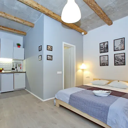 Guverna New דירה