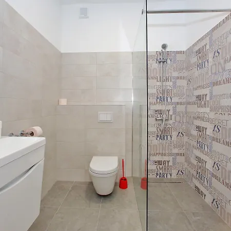 דירה Guverna New