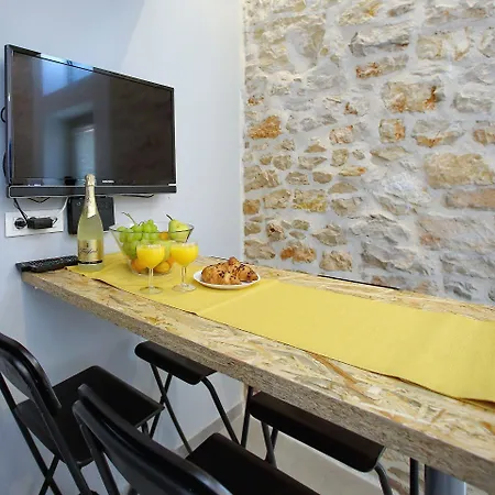 Guverna New זאדאר