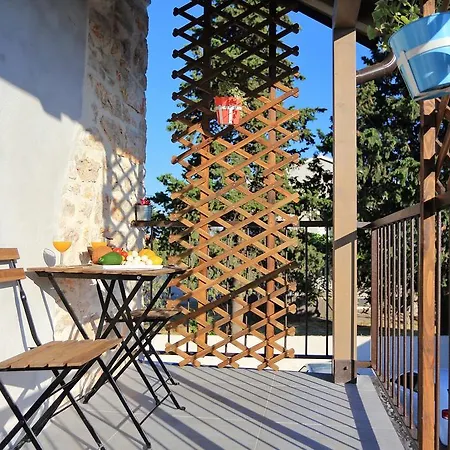 Lejlighed Guverna New *