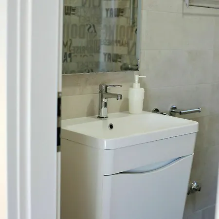 Guverna New Apartment Zadar